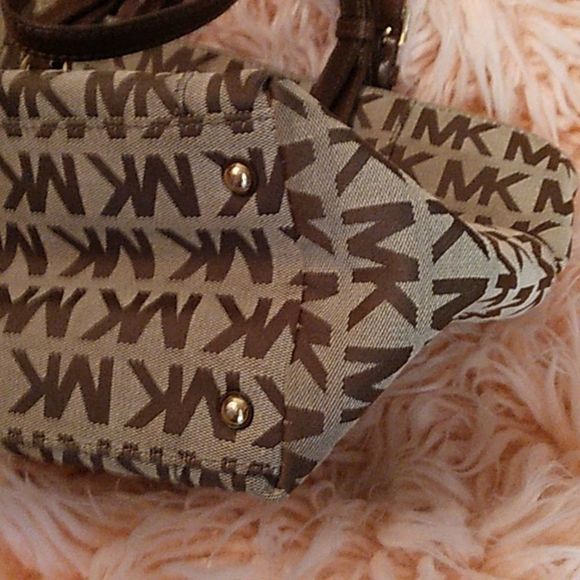 (1473) MICHAELΒ KORS LARGE BROWN MONOGRAM CANVAS TOTE π₯ - Picture 8 of 16